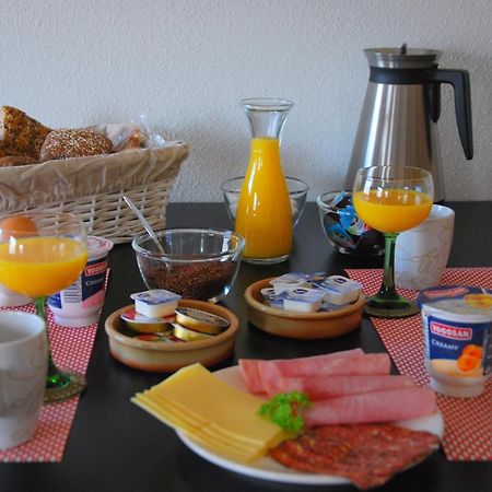 Bed And Breakfast De Meule Montfort Exteriör bild