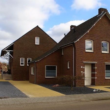 Bed And Breakfast De Meule Montfort Exteriör bild