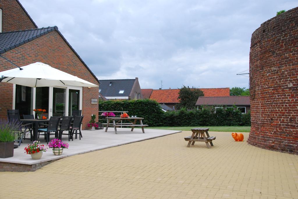 Bed And Breakfast De Meule Montfort Exteriör bild