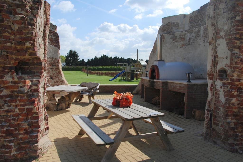 Bed And Breakfast De Meule Montfort Exteriör bild