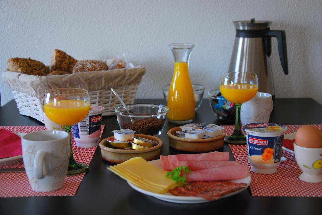 Bed And Breakfast De Meule Montfort Exteriör bild
