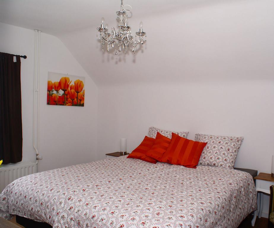 Bed And Breakfast De Meule Montfort Exteriör bild